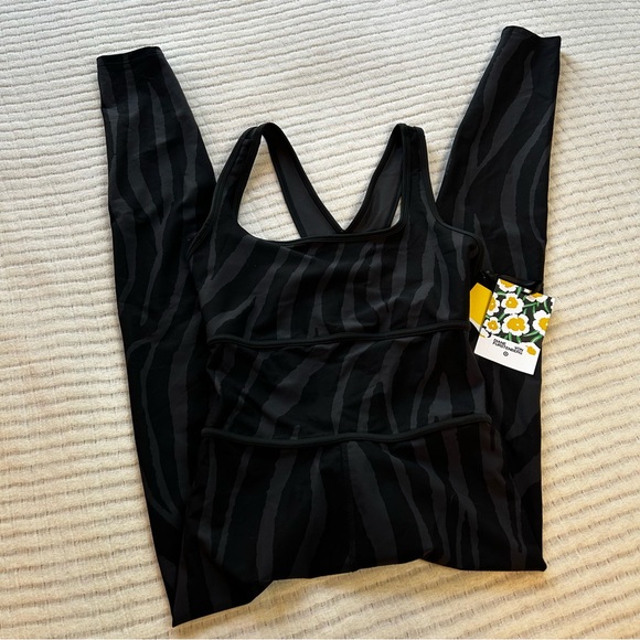 Diane Von Furstenberg Black and Gray Zebra Cat Suit Activewear Target Collab XS - Picture 6 of 9